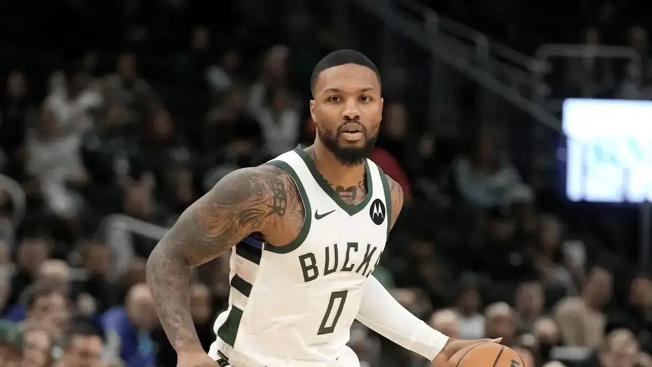 NBA:NBA ：雄鹿118-117险胜76人NBA，揭露3个事实，利拉德确实比霍勒迪强