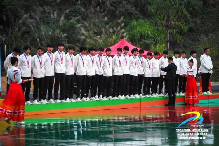 168新体育-青训｜首届学青会U18男足项目结束 武汉市代表队收获季军