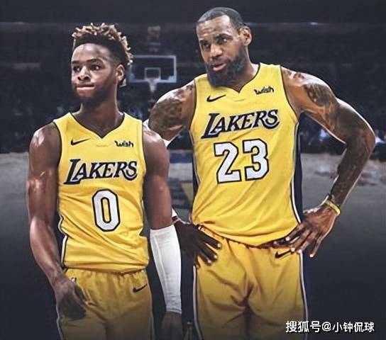 NBA:詹姆斯为什么还不从NBA退位NBA？为什么还不把火炬交给年轻一代？