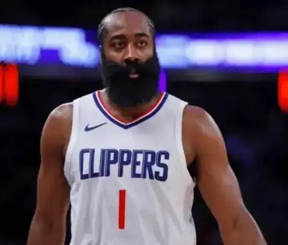 168新体育-NBA：快船131比117战胜国王队，球员表现一览，哈登26分表现完美