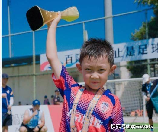 西甲:泰山旧将王晓龙爱子被西甲球队选中西甲，年仅7岁，又一希望之星出炉