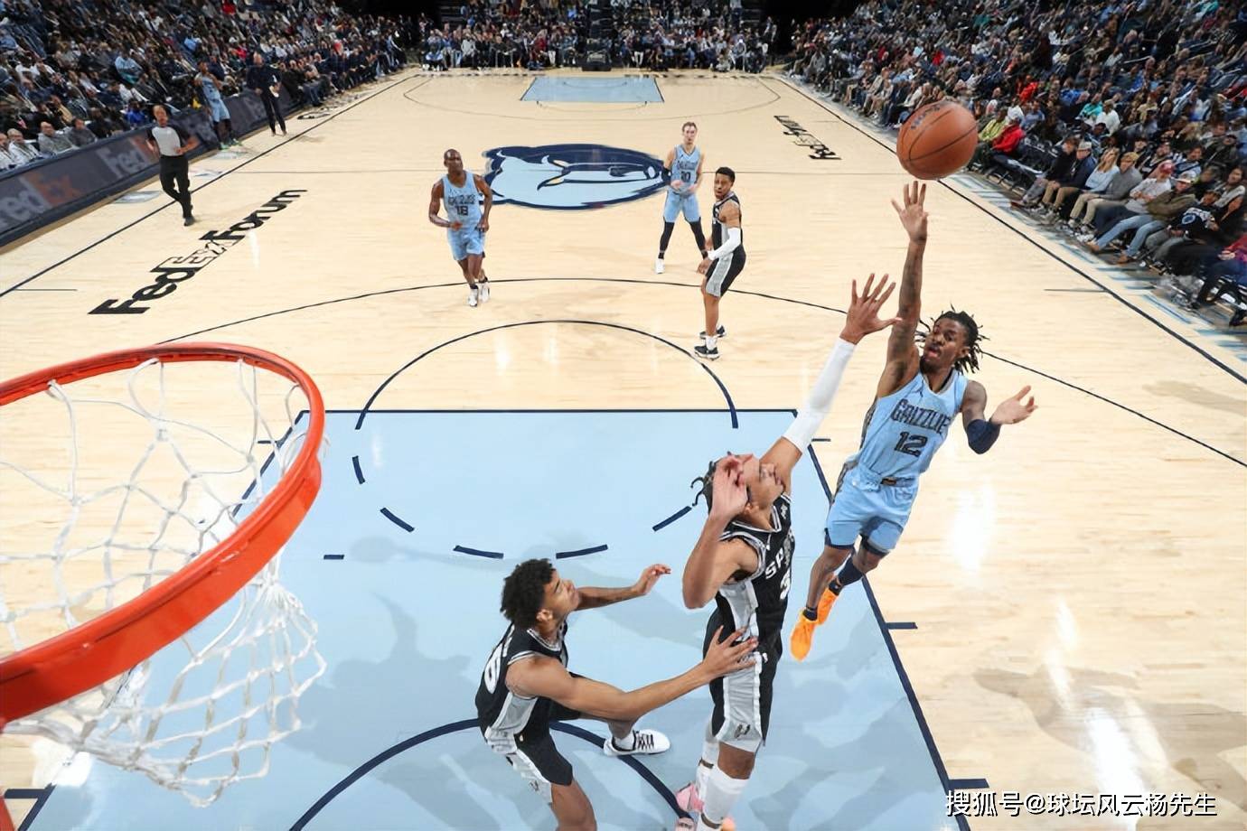 NBA:NBA常规赛NBA，莫兰特26分10分，灰熊106-98逆袭马刺终结三连败