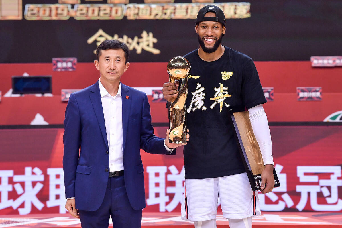 NBA:NBA状元或加盟广东联手周琦NBA，威姆斯或离队，广东露争冠獠牙