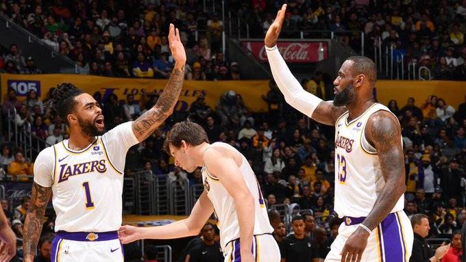 NBA:NBA最新球队实力榜：绿军重返榜首快船升到第2 太阳第9湖人第18名