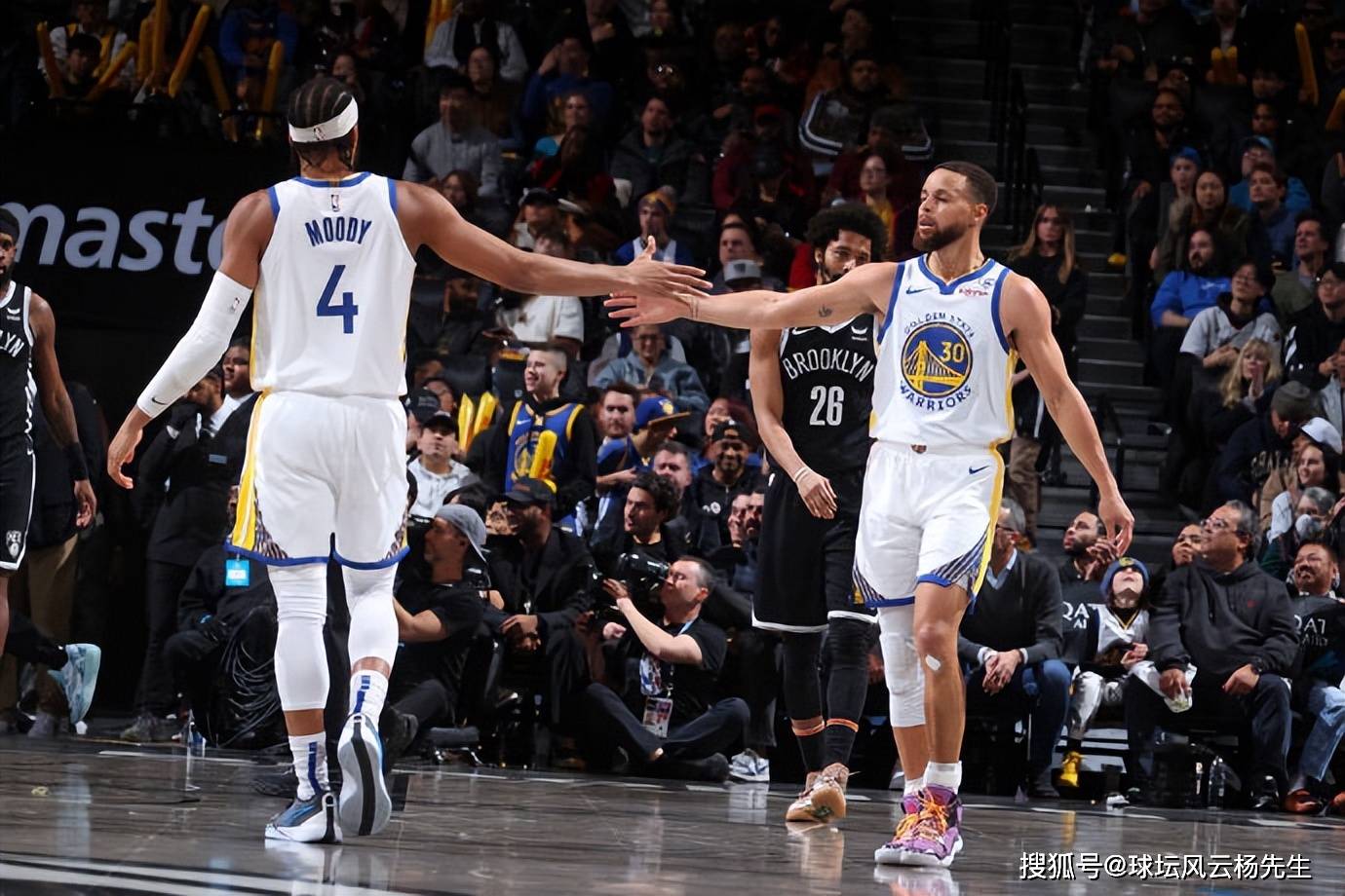 NBA:NBA常规赛NBA，勇士109-98战胜篮网，克莱被科尔弃用引发关注