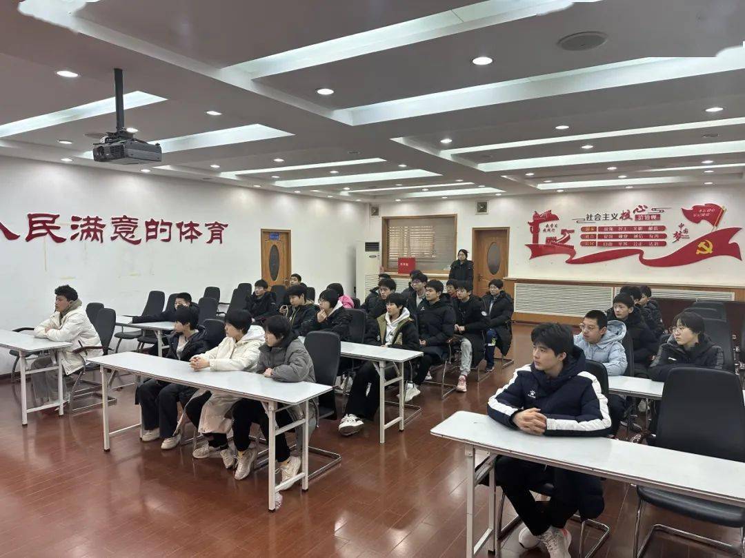 羽毛球:市羽毛球游泳运动管理中心开展“学习雷锋精神 践行文明新风”主题教育活动