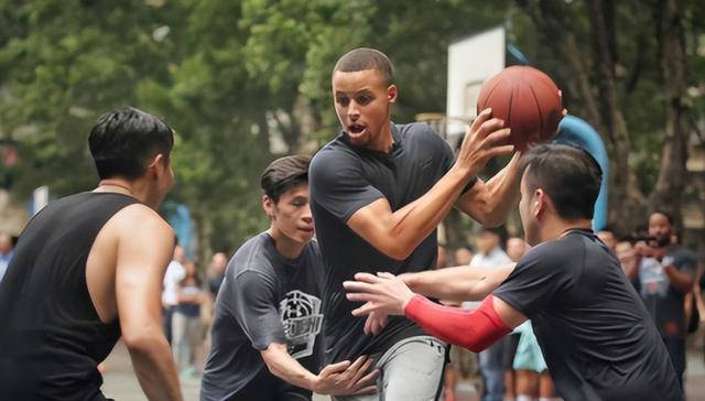 NBA:NBA之巅：明白普通人难入NBA之门的五位巨星