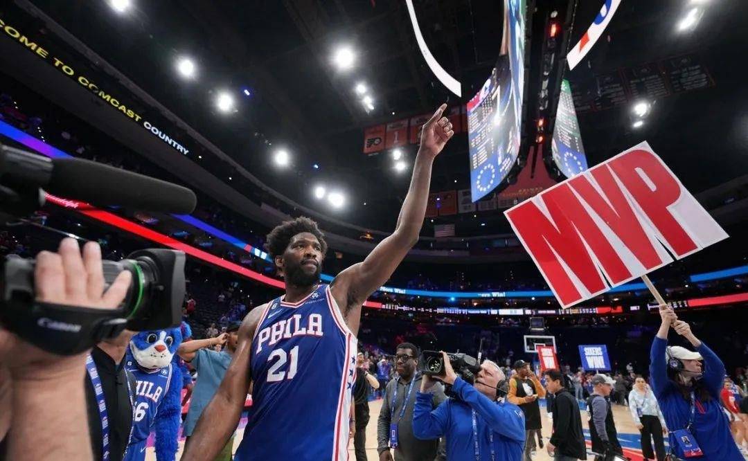 NBA:76人黯然出局NBA，恩比德创尴尬NBA首位MVP纪录，再度成“空砍群主”