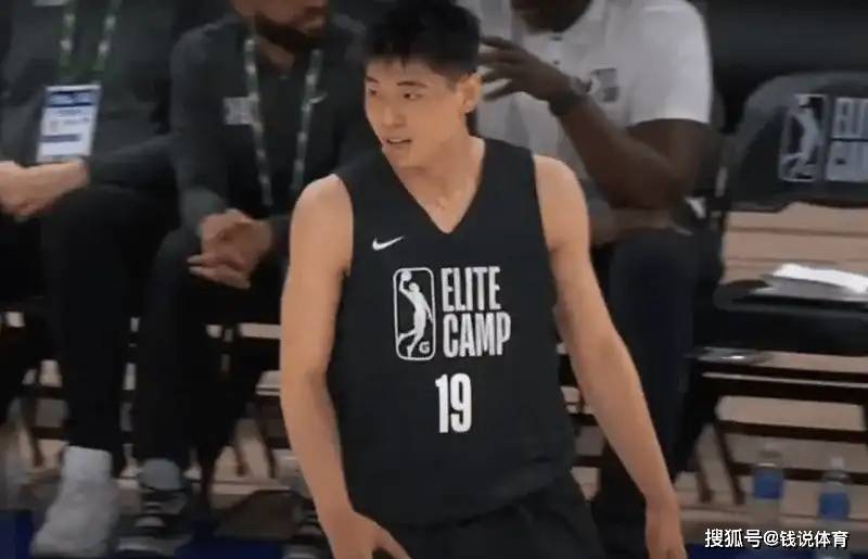 男篮:ESPN预测明日比赛胜率；老鹰交易后场双星；男篮新星无缘NBA选秀