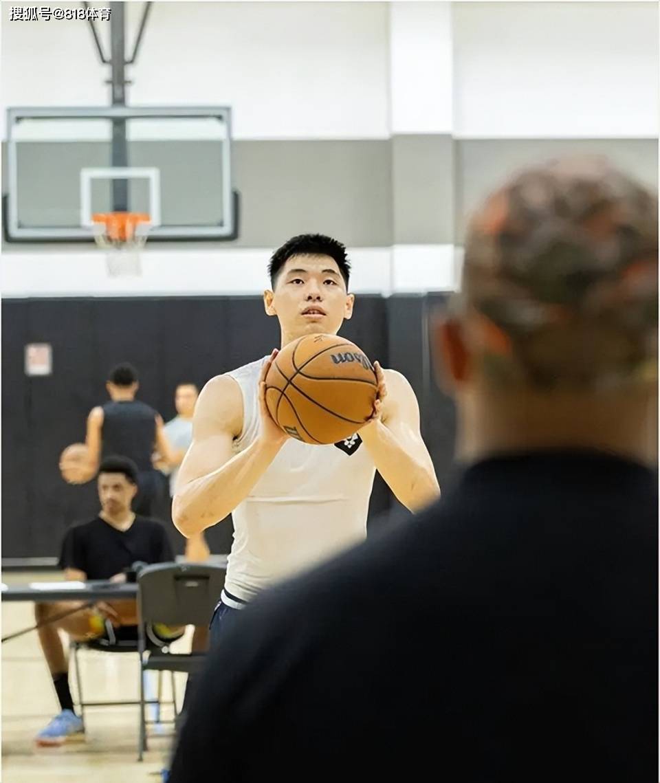 NBA:李群：崔永熙在NBA绝对有一席之地 NBA他技术很全面上限很高