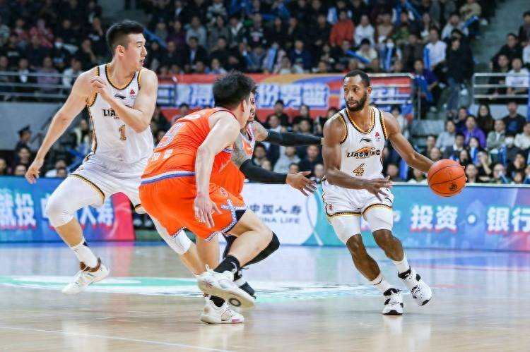 168体育网：广州日报：“外援”并非“洪水猛兽” NBA都不怕的事 CBA怕什么