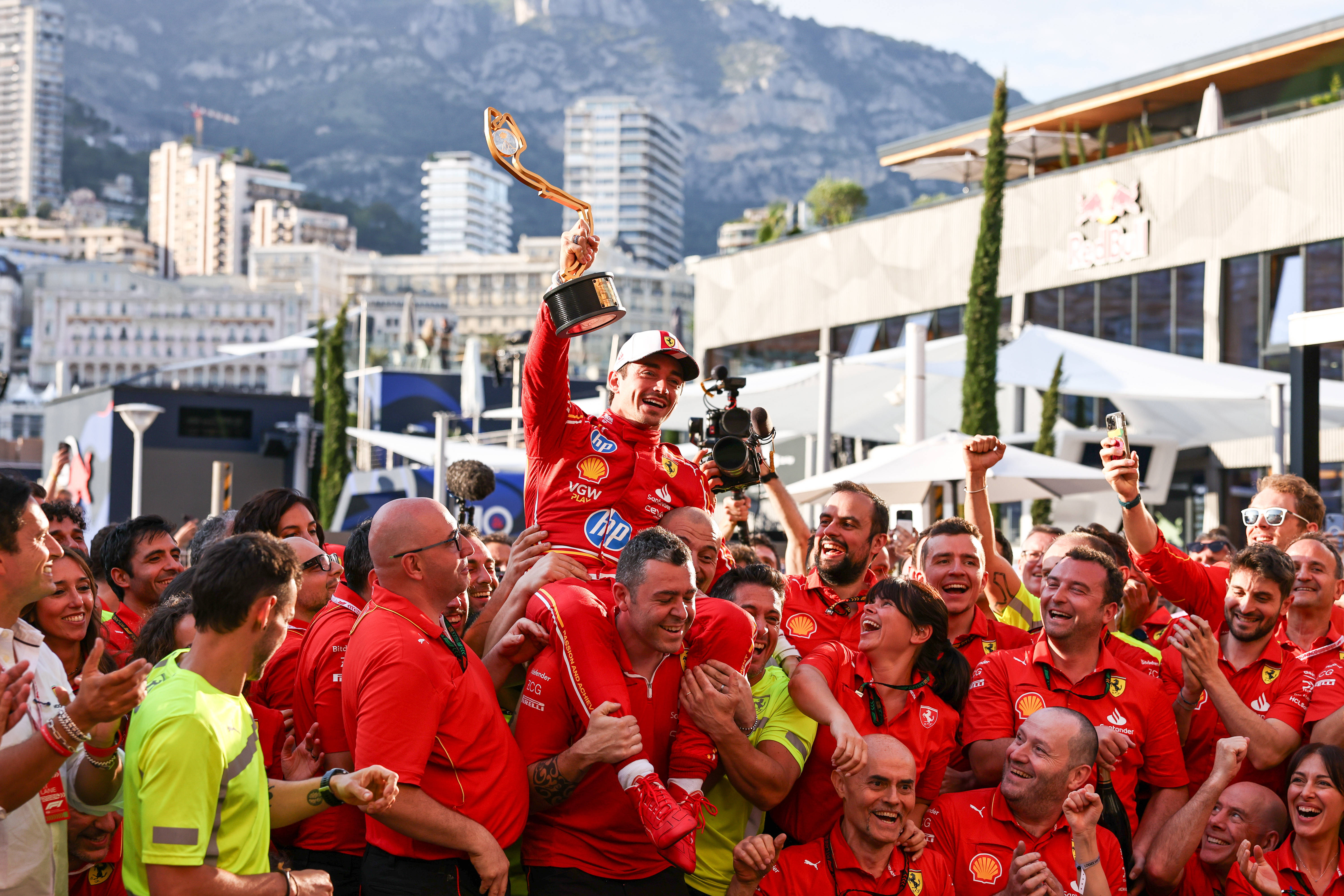 F1:F1摩纳哥站F1，勒克莱尔主场首冠，周冠宇依然0积分