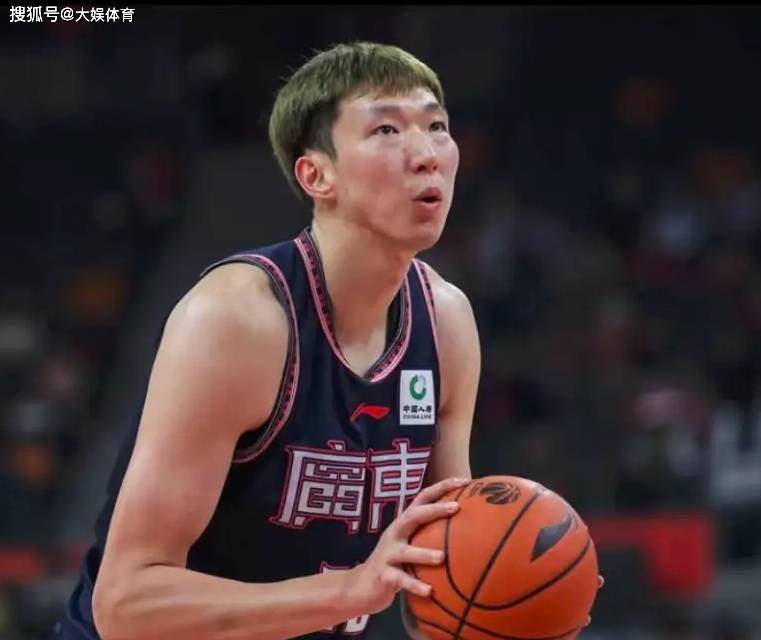 NBA:为何周琦无法在NBA立足NBA？只是火箭队的饮水机球员呢？